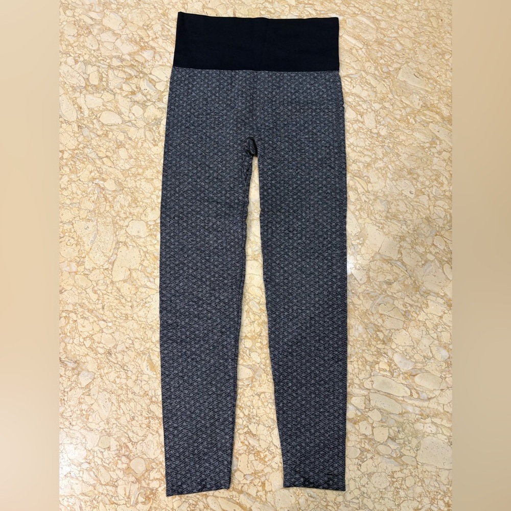 NWOT WARNER’S Women's Seamless Black print Leggings S: S/M